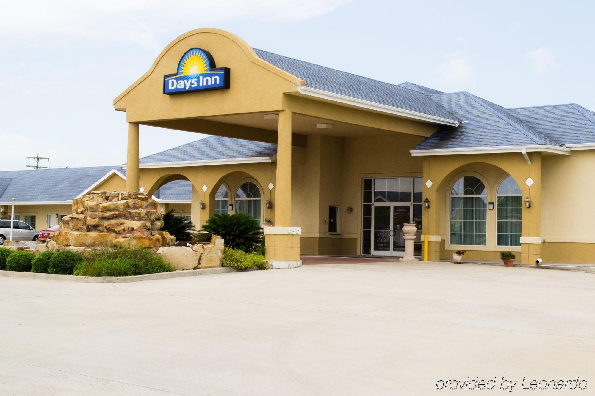 Days Inn By Wyndham רובסטאון מראה חיצוני תמונה