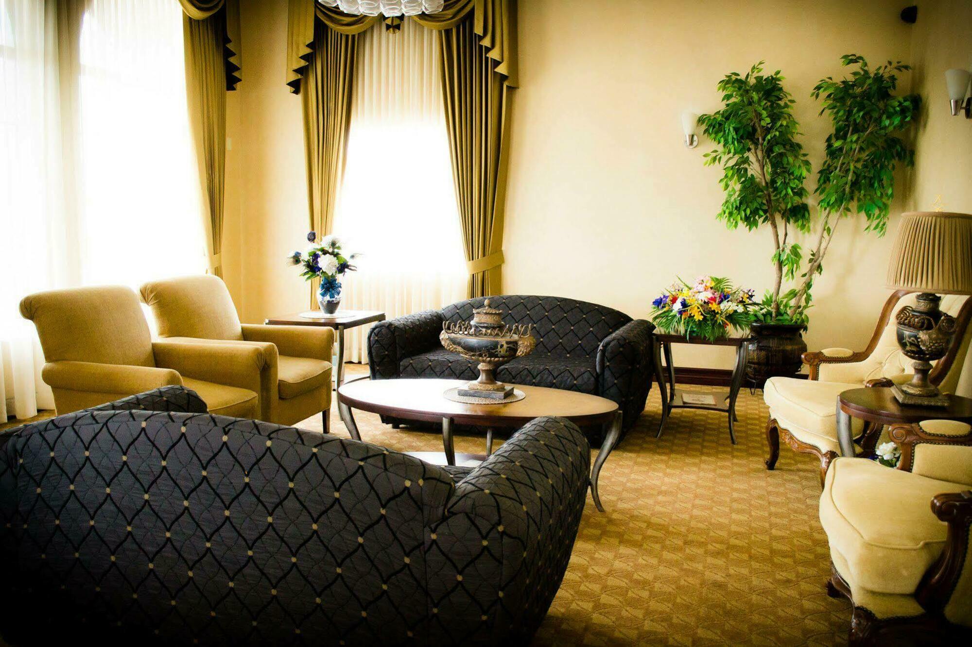 Days Inn By Wyndham רובסטאון מראה חיצוני תמונה